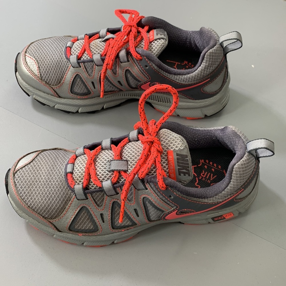 Nike Alvord pink /gray hike sneakers size 7 - Picture 3 of 9
